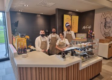 Baristakaffe, bakverk och 25 nya arbetstillfällen när McCafé lanseras i Södertälje