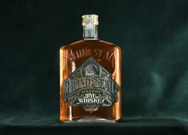 Agitator Whiskymakare ett nytt varumärke som heter Blind Seal.