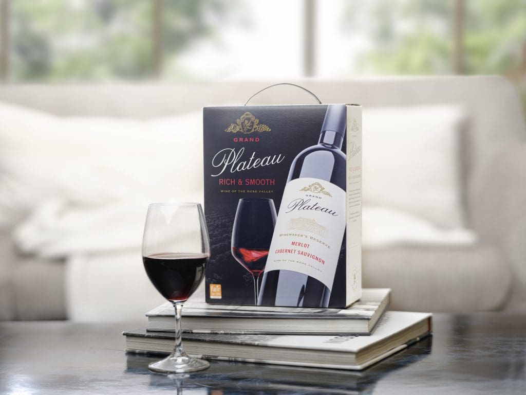 Nylansering av etiskt rödvin på box | Xperhotelsandtable