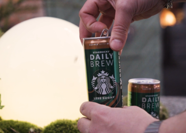 WEBB-TV: SENASTE NYTT - Starbucks Daily Brew – svalkande nyheter med 30 procent mindre socker* 