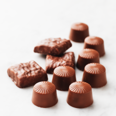 Godisfabriken Aroma gör en storsatsning på choklad och samlar all chokladproduktion i Torshälla för att säkra kvalitet och hållbarhet.