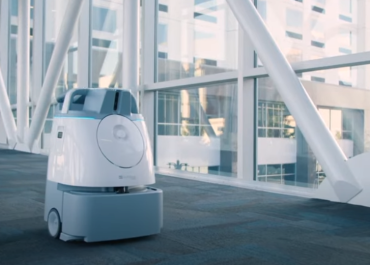 WEBB-TV: Alexander Ljungman från Soft Bank Robotics presenterar Whiz  - Städrobot för exempelvis hotell.