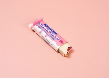 Barebells lanserar "jordgubbsglassar"