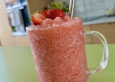 RECEPT: Jordgubbs-Slushie med Sting
