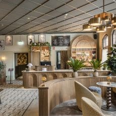 Room Republic säljer tre hotell