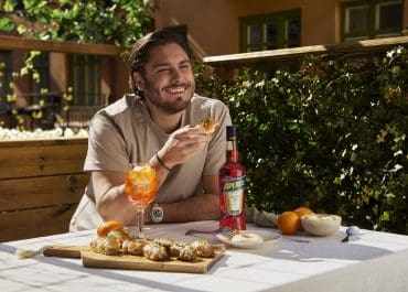 Aperol och Oliver Ingrosso presenterar det perfekta tilltugget för sommarens aperitivo