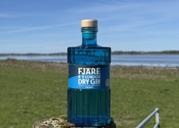 Fjäre Gin No. 9 – en ny London Dry Gin med nio botanicals.