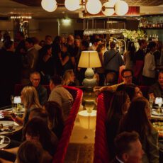 Watson’s Bar på Hotel Rival växer ….